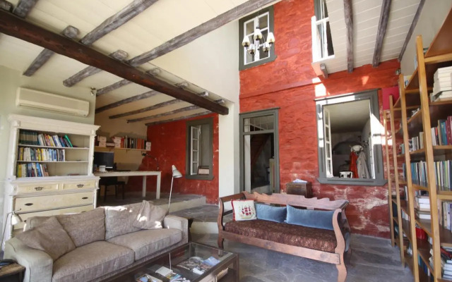 Apollonos Seafront Apartment
