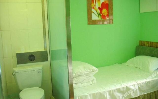Gold Apple Hotel