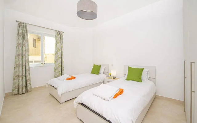 The Hillock South B4