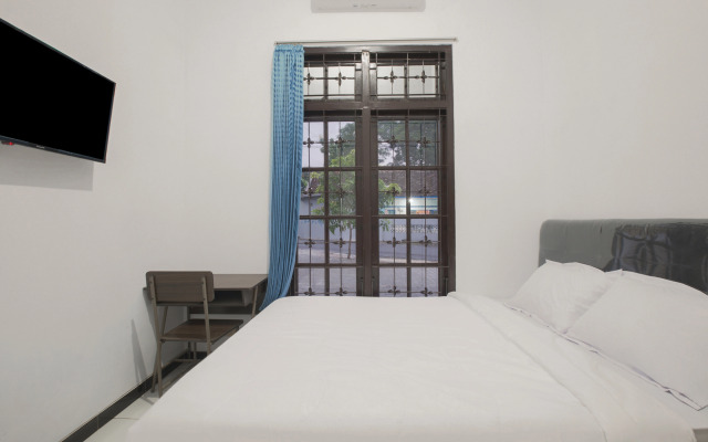 OYO 3467 White Residence