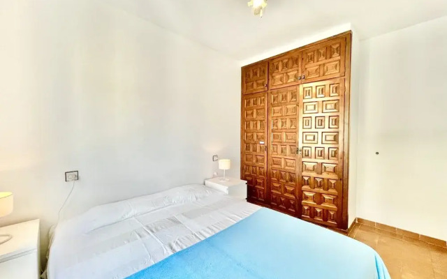 Apartment in Roses With Terrace