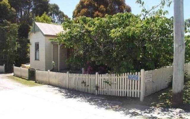 McIntosh Cottages