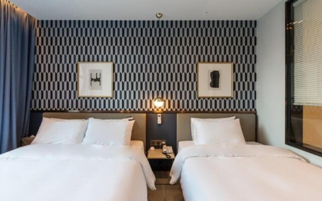Brown Dot Hotel Deokcheon