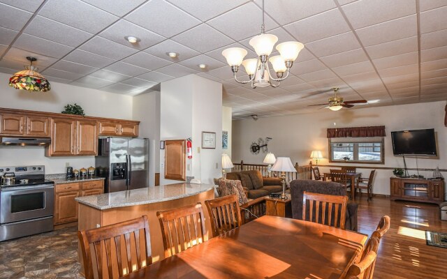 Robin's Nest 4 Bedroom House