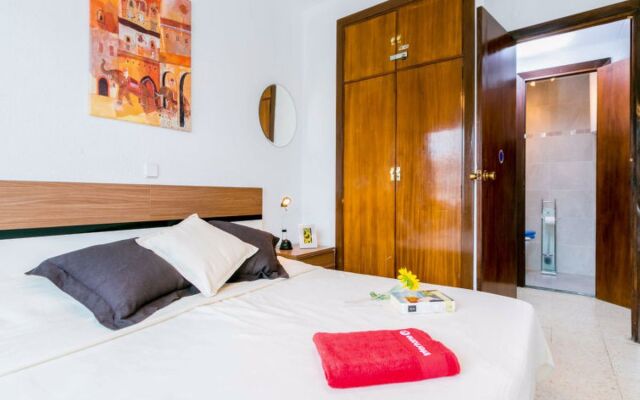 Roses Holiday Center 20816