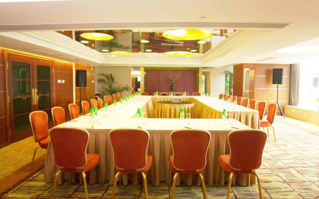 Royal Marina Plaza