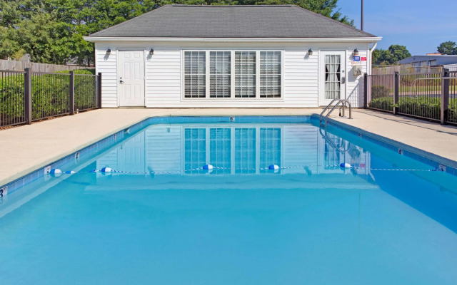 Baymont by Wyndham Sanford