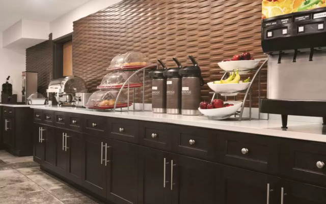 Country Inn & Suites by Radisson Auburn IN