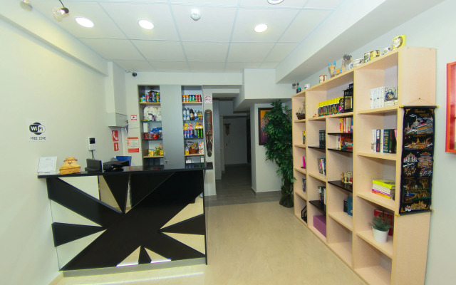 Kupe Capsule Hotel & Hostel