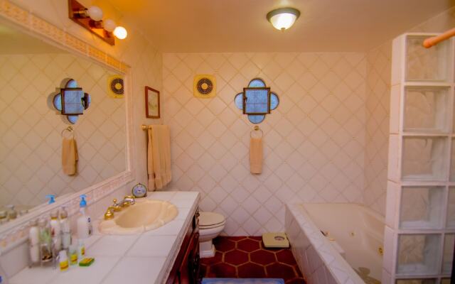 Caracol Peninsula 320 - 3 Br apts