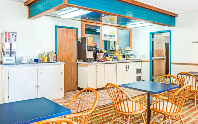 Days Inn Council Bluffs/9th Ave