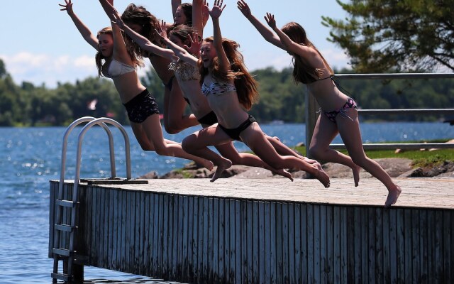 Riviera Inn and Suites 1000 Islands