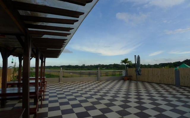 Runway Suites