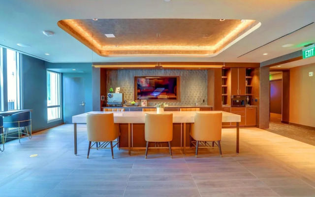 Prime Metro Proximity Condo at Clarendon