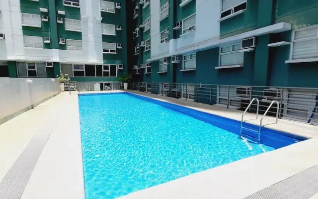 Gilmore Tower Suites By SMS Hospitality