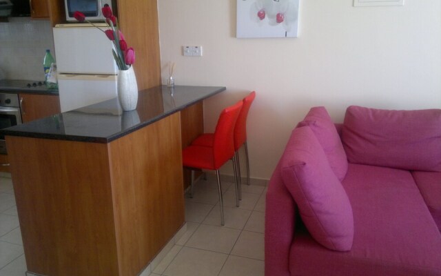 Nina's House Limassol Star