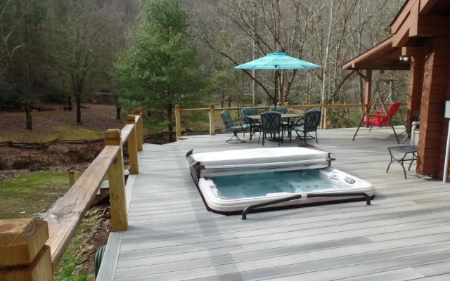 Creekside Paradise Bed and Breakfast