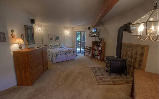 Fool Around House by Lake Tahoe Accommodations
