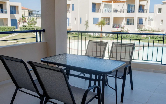 Phaedrus Living: Seaside Thalassa Cretan D101