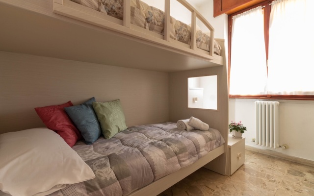 Mamma Ciccia Holiday Home - Lake Front Apartment