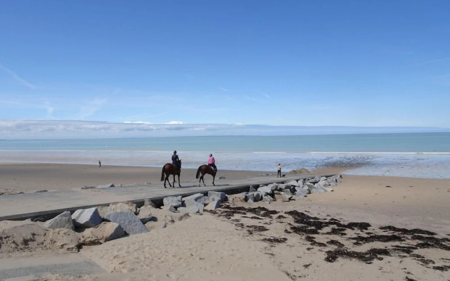 Charming Cottage Near Mont St. Michel Bay