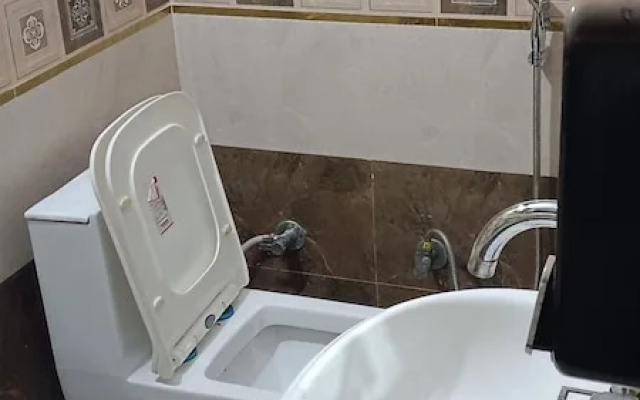 Hariom Home Stay By GRB