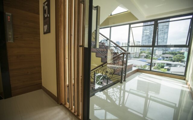 Sillemon Garden Hotel