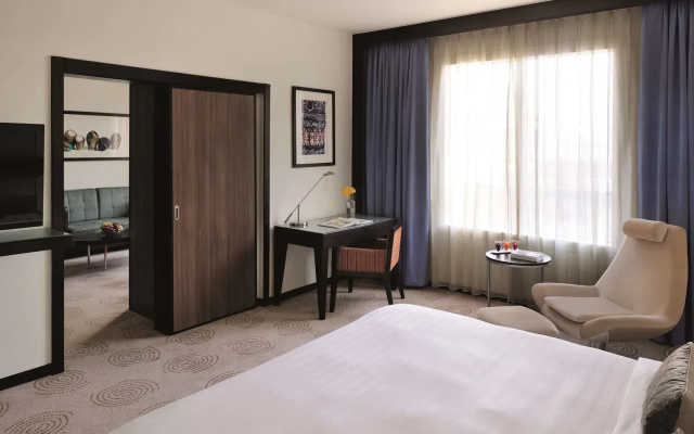 Отель Avani Deira Dubai