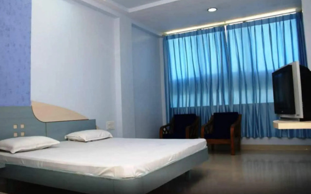 Bajaj Residency by OYO Rooms