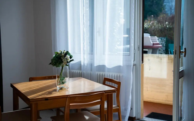 Scarlet Apartment With Garden by Wonderful Italy