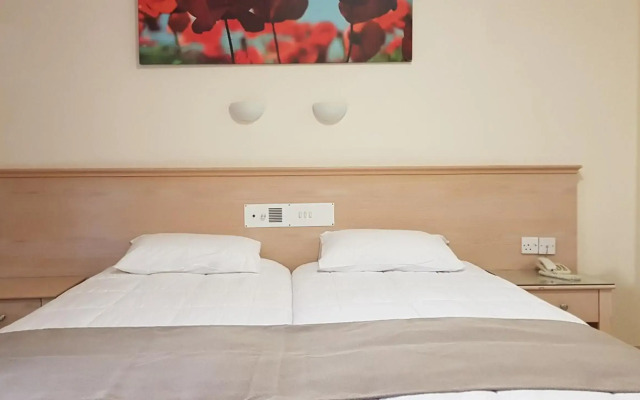 Senator Hotel Apartments - Adults Only