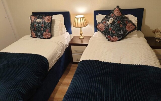 2br-beachviews-petfriendly-freeparking