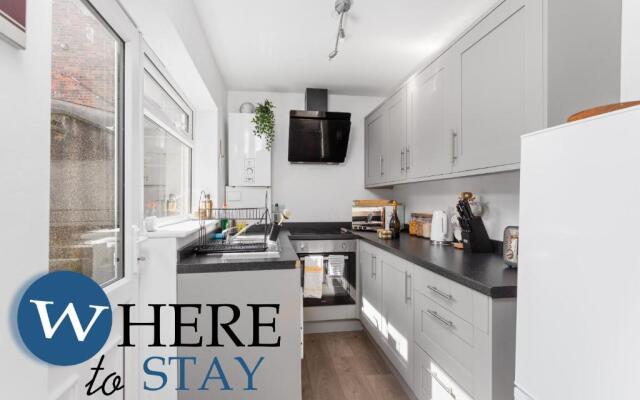 Elegant 4bed House-free Parking