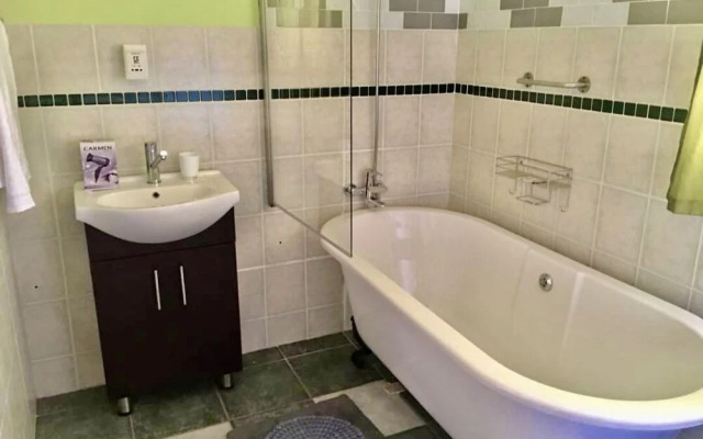 Beautiful Apartment in Century City