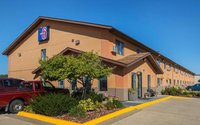 Motel 6 Marshalltown, IA