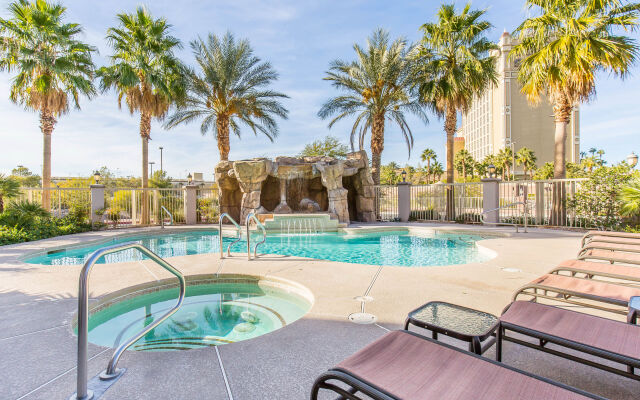 Comfort Inn & Suites Henderson - Las Vegas