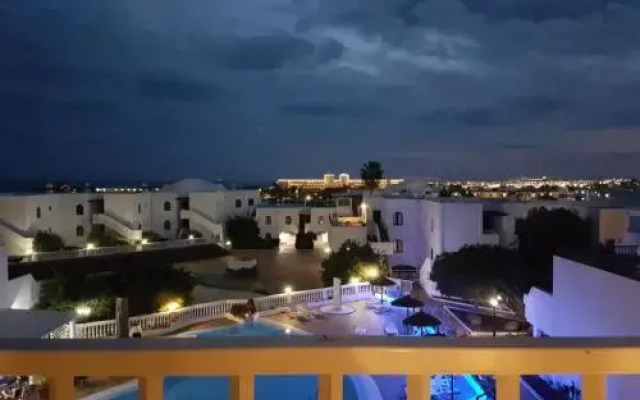 Duplex Sea & Pool views