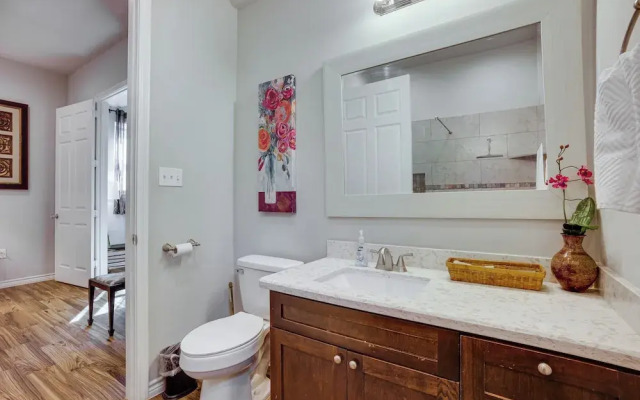 Pet-friendly Tomball Home: Walk to Main Street!