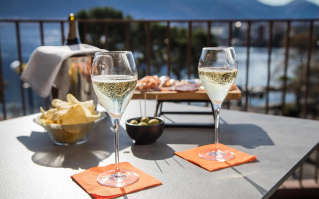 Hotel & LOUNGE LAGO MAGGIORE