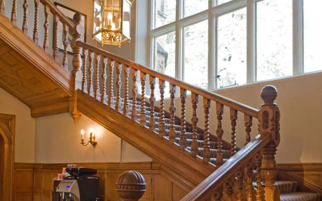Hartsfield Manor