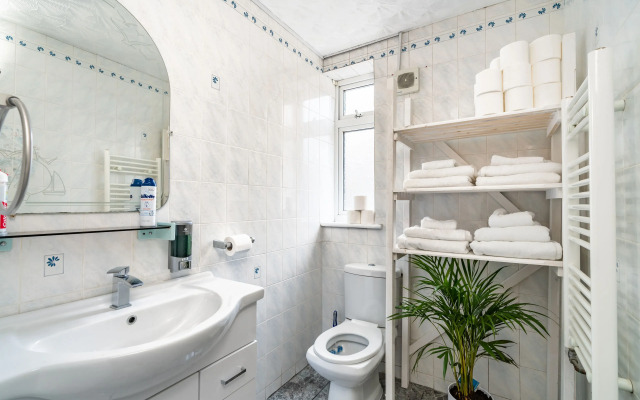 College Street Abode - Guest House