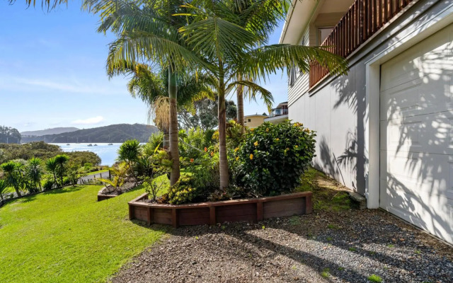 Ota Point Paradise - Whangaroa Holiday Home