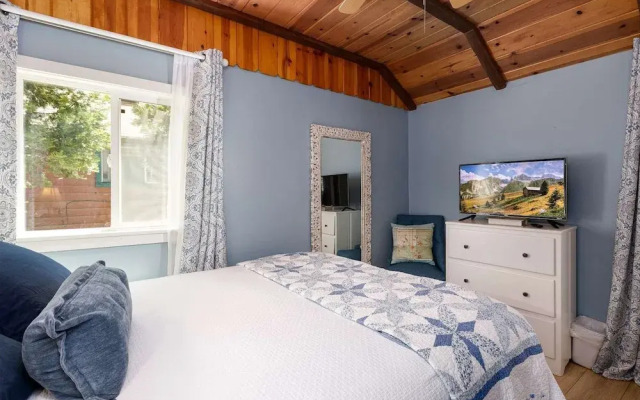Arrowhead Pine Rose Cabins
