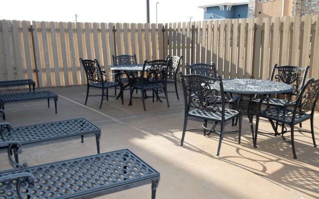 Country Inn & Suites by Radisson, Garden City, KS