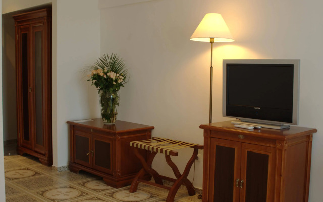 The Cliff Beach & SPA Hotel