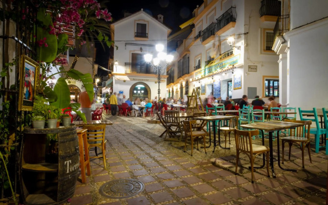 Iris Tropical Garden Banús Suite Apartment