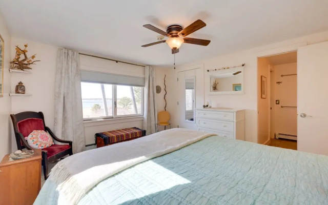 Wellfleet Home w/ Deck, Bay Views & Kayaks