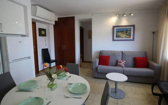 Modern-chic Apartment in Rosas Near the Beach