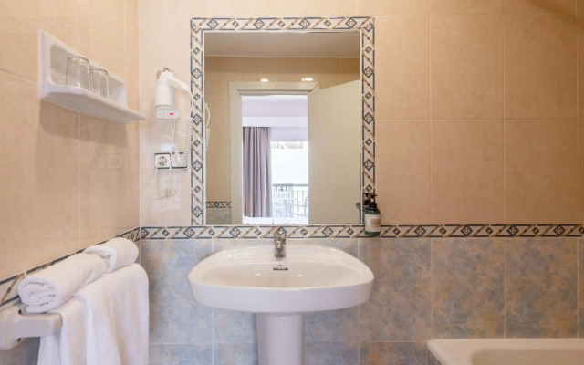 The Red Hotel by Ibiza Feeling - Adults only