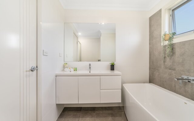 Newcastle Short Stay Apartments - Adamstown Townhouses